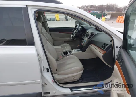 2013 Subaru Outback 2.5I Limited z USA, uszkodzony, nr VIN 4S4BRCLC0D3307545